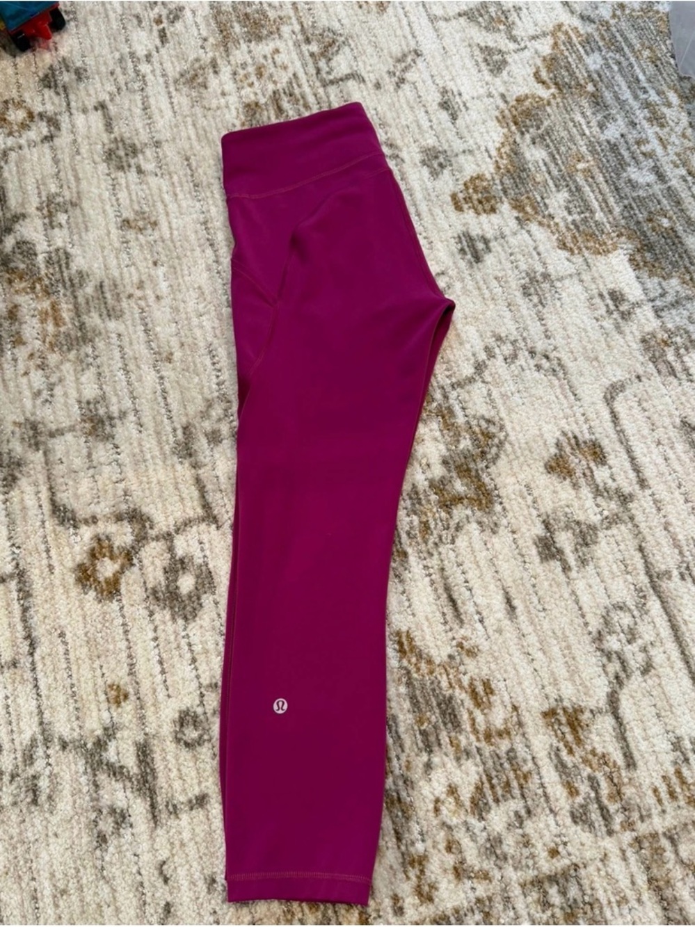 Lululemon High-Rise Cropped Leggings - Magenta